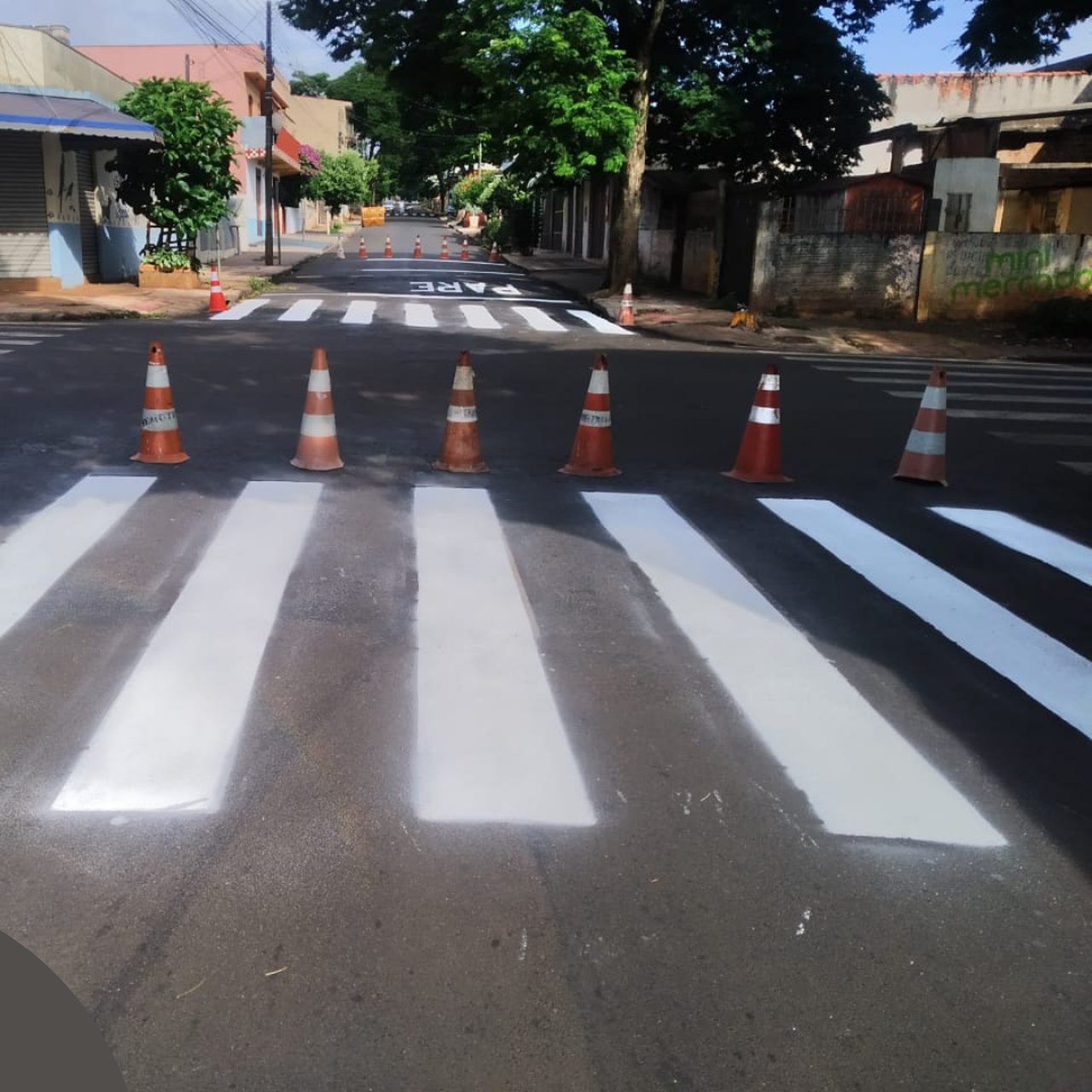 Serviço de sinalização na Rua Castro Alves